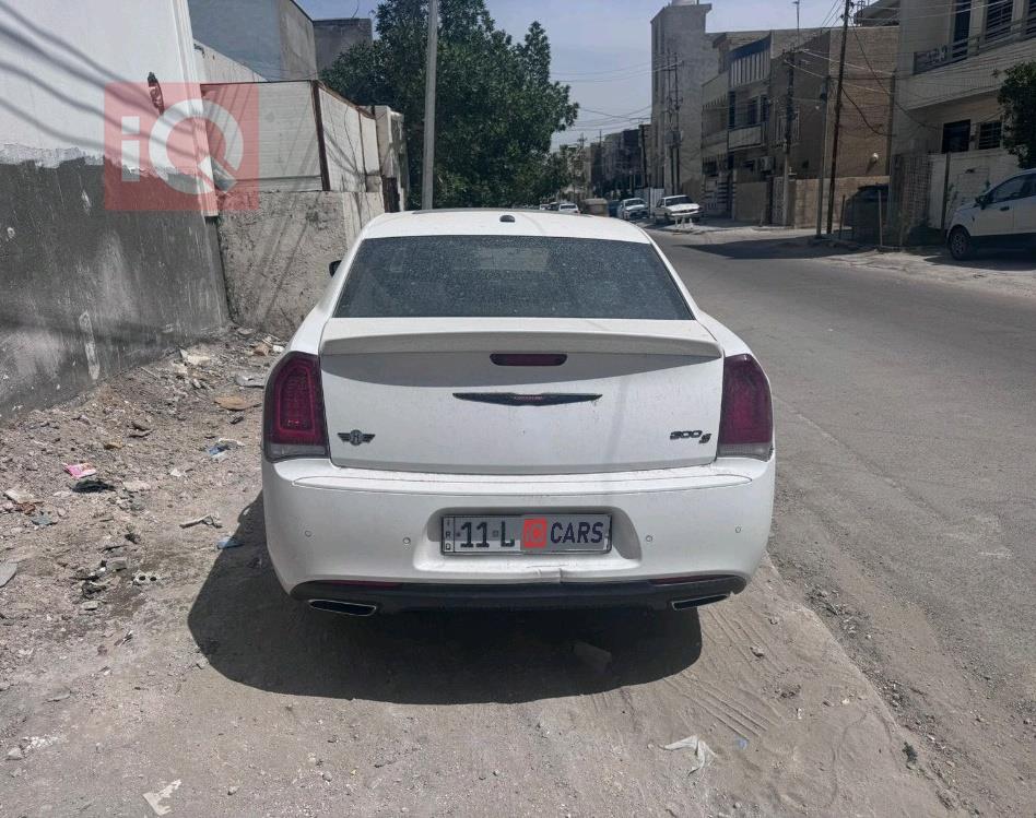 كرايسلر 300